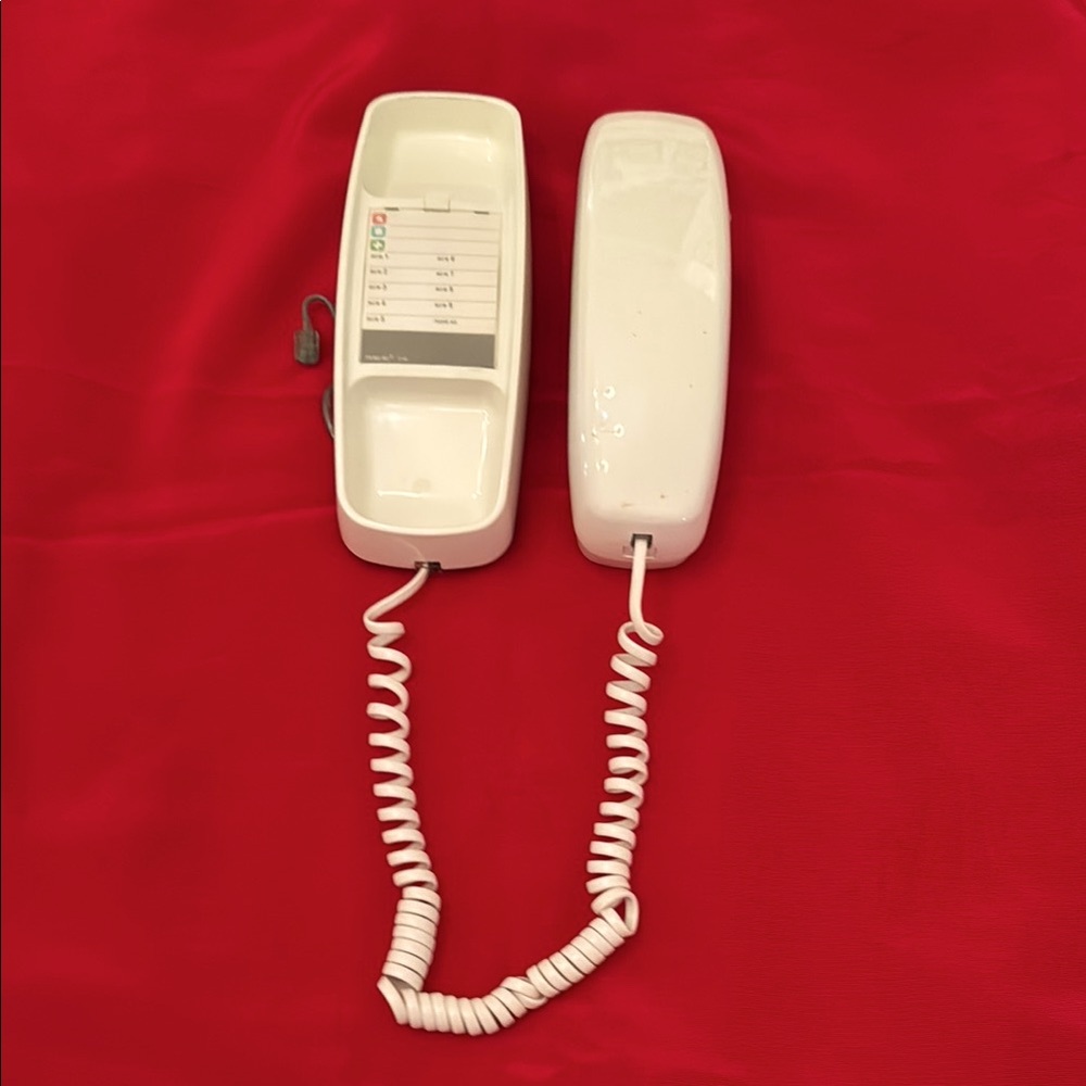 AT&T Vintage off-White Corded Trimline 210 Wall Phone (OLCC)